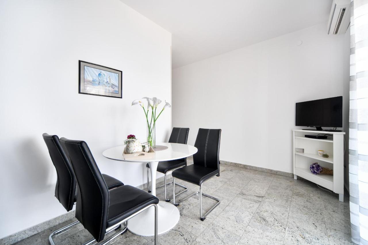 Apartments Martom Seline Exterior photo